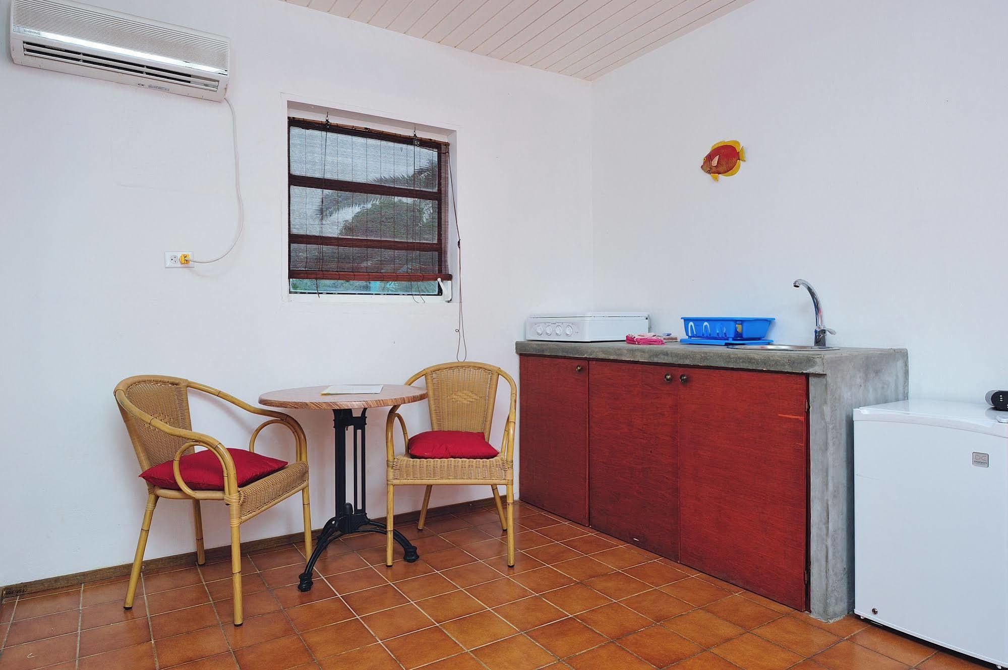 The Dive Hut - Boutique Apartments Playa Exterior photo